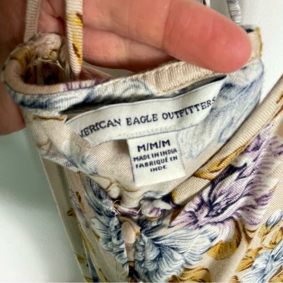 American Eagle Strappy Floral Tank w/ Button Front Size M - Picture 5 of 11